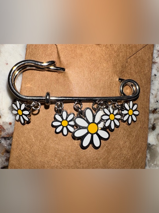 Coach Accessories - Coach Cascading Daisy Charm Keychain Rare
